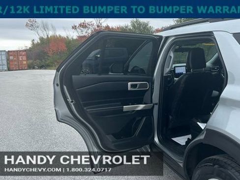 Used 2022 Ford Explorer XLT w/ Equipment Group 202A image 30