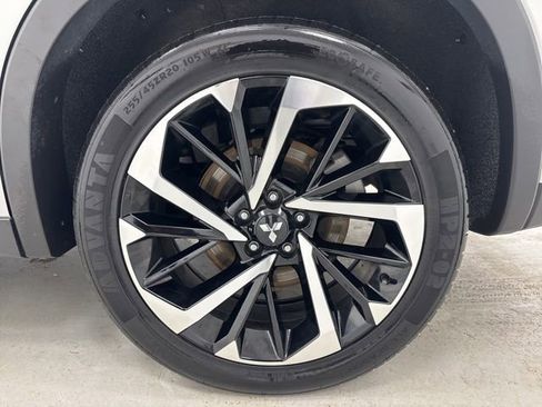 Used 2024 Mitsubishi Outlander FWD image 34
