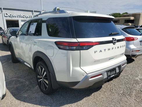 Certified 2024 Nissan Pathfinder Platinum w/ Cargo Package AWD/4WD image 11