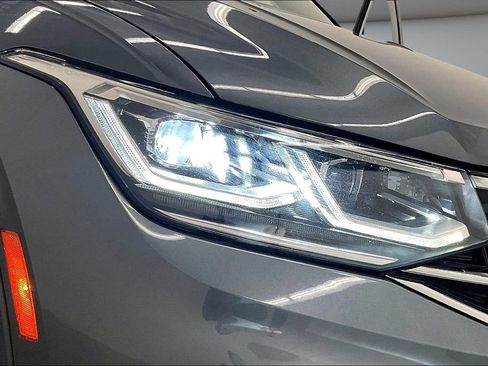 Used 2022 Volkswagen Tiguan SEL R-Line AWD/4WD image 30
