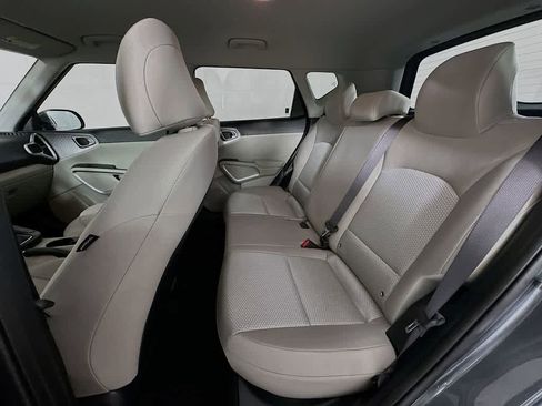 Used 2025 Kia Soul LX FWD image 12