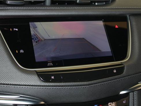 New 2025 Cadillac XT5 Luxury image 15