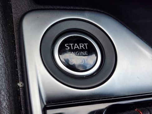 Used 2025 Nissan Sentra SR w/ Midnight Edition FWD image 17