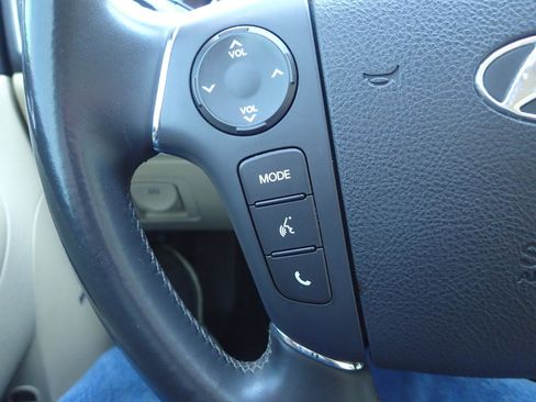 Used 2011 Hyundai Genesis 4.6 RWD image 16
