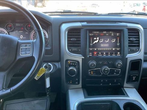 Used 2020 RAM 1500 Classic SLT w/ Luxury Group image 6