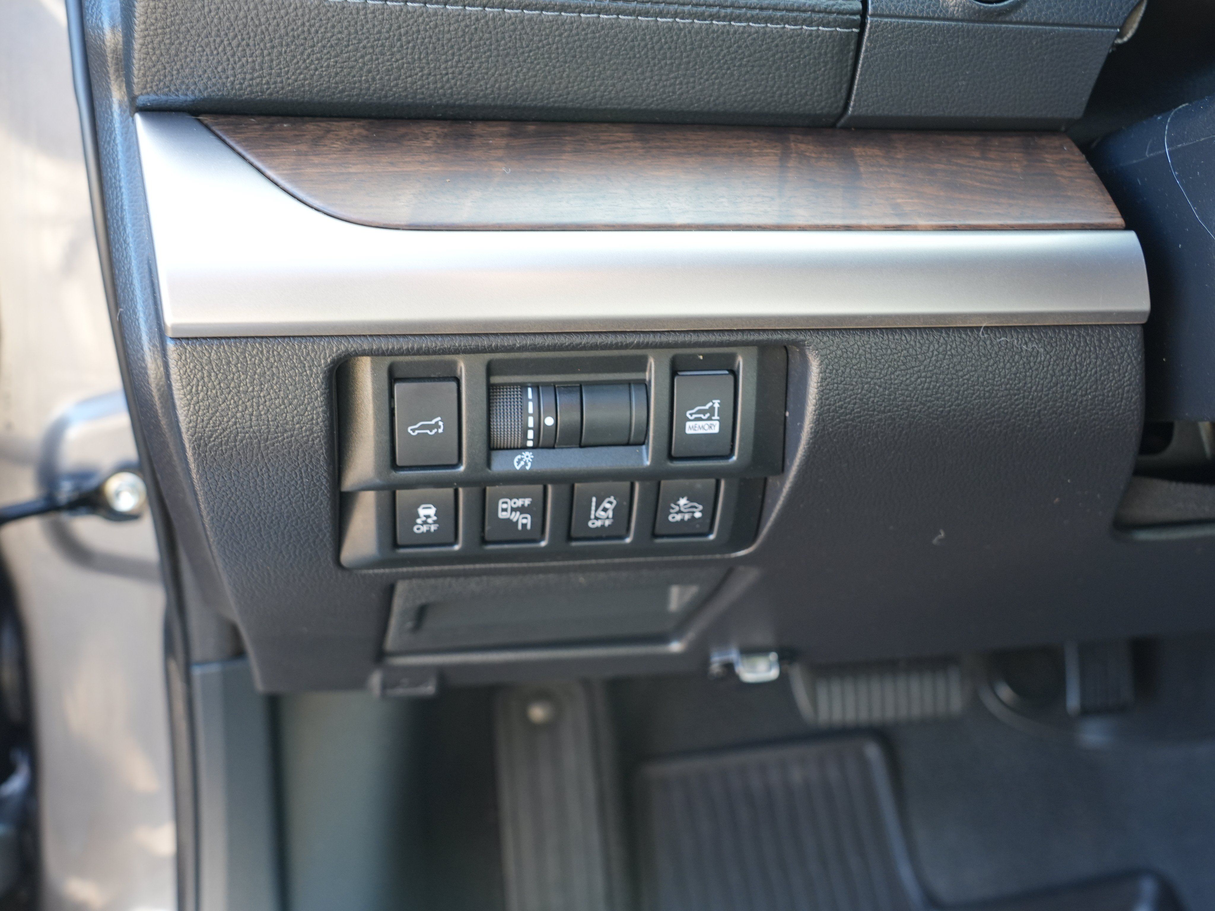 Used 2018 Subaru Outback 3.6R Limited AWD/4WD image 17