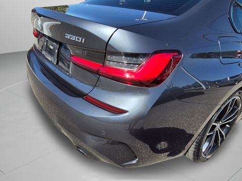 Used 2021 BMW 330i Sedan w/ M Sport Package RWD image 12