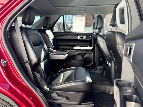 Certified 2021 Ford Explorer XLT w/ Equipment Group 202A image 25