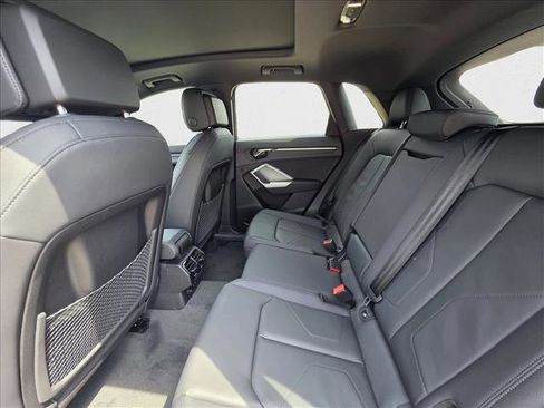 New 2025 Audi Q3 2.0T Premium image 17