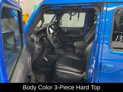 Used 2024 Jeep Gladiator Sport AWD/4WD image 4
