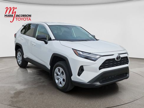 Used 2025 Toyota RAV4 LE FWD image 3