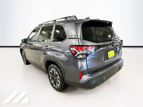 Used 2026 Subaru Forester Premium AWD/4WD image 7