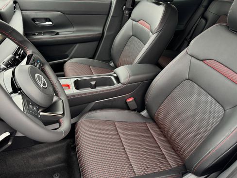 New 2026 Nissan Kicks SR w/ Illumination Package image 12