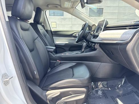 Certified 2022 Jeep Compass Latitude FWD image 32