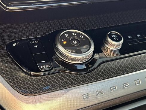 Used 2025 Ford Expedition Platinum w/ Stealth Performance Package image 43