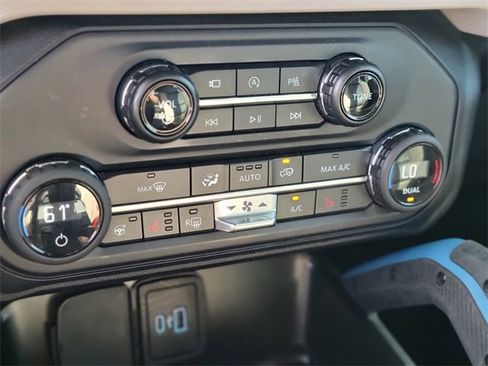 Certified 2023 Ford Bronco Wildtrak image 24