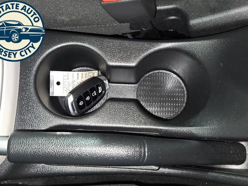 Used 2026 Hyundai Venue SEL FWD image 20
