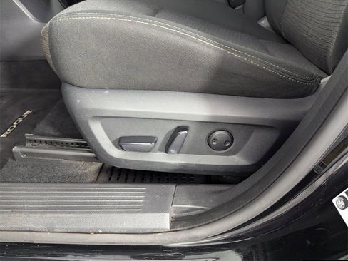 Used 2023 Nissan Rogue SV image 13