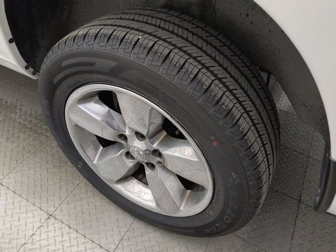 Used 2019 RAM 1500 Tradesman w/ Chrome Plus Package RWD image 31