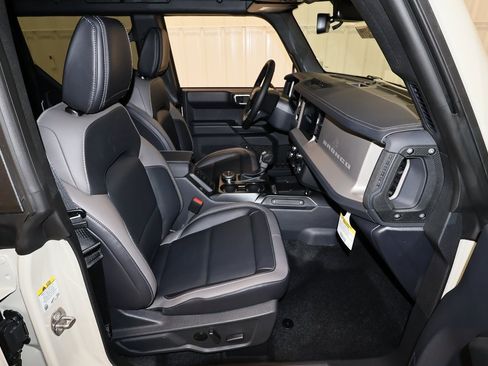 New 2025 Ford Bronco Outer Banks image 14