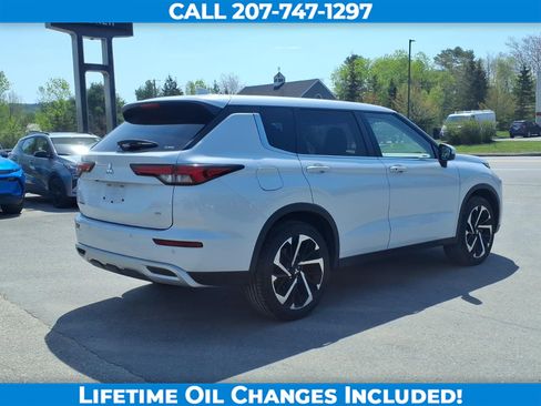 Used 2024 Mitsubishi Outlander SE Black Edition AWD/4WD image 6
