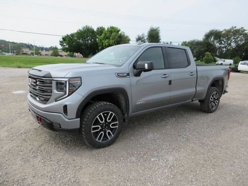 New 2026 GMC Sierra 1500 AT4 w/ AT4 Premium Package AWD/4WD image 11