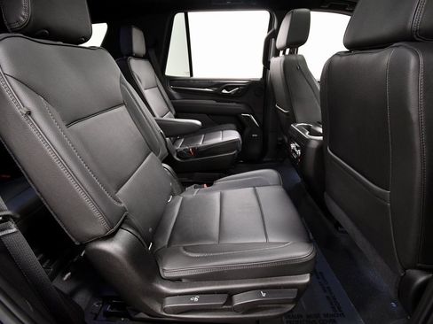 Used 2021 GMC Yukon Denali w/ Denali Premium Package image 18