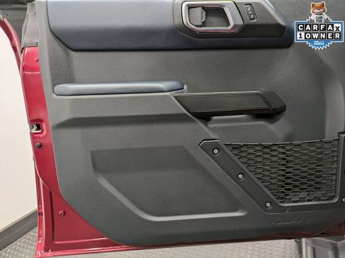 Certified 2025 Ford Bronco Heritage Edition AWD/4WD image 10