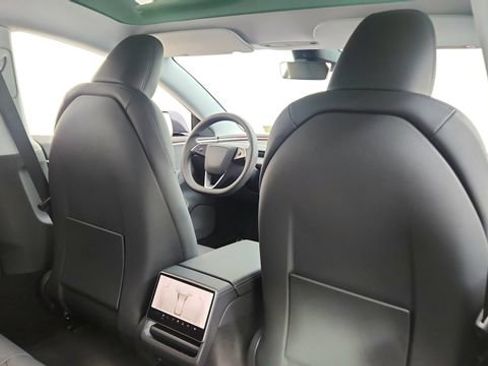 Used 2025 Tesla Model 3 Long Range image 25