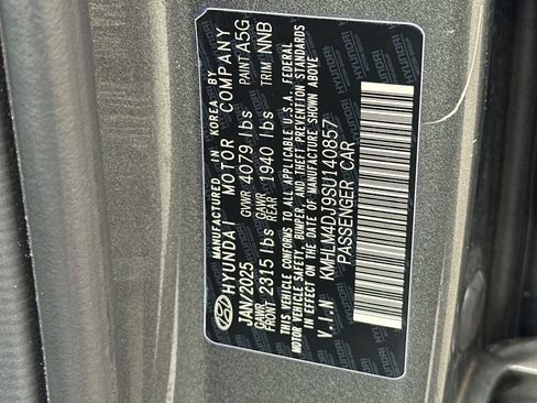 Used 2025 Hyundai Elantra Blue image 33