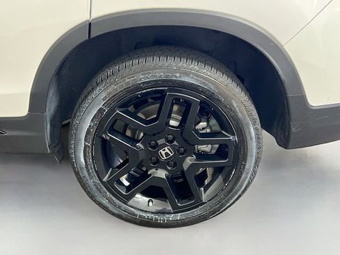 Used 2024 Honda Passport Black Edition image 28