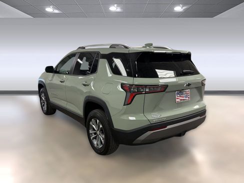 Used 2025 Chevrolet Equinox LT w/ Convenience Package II FWD image 3