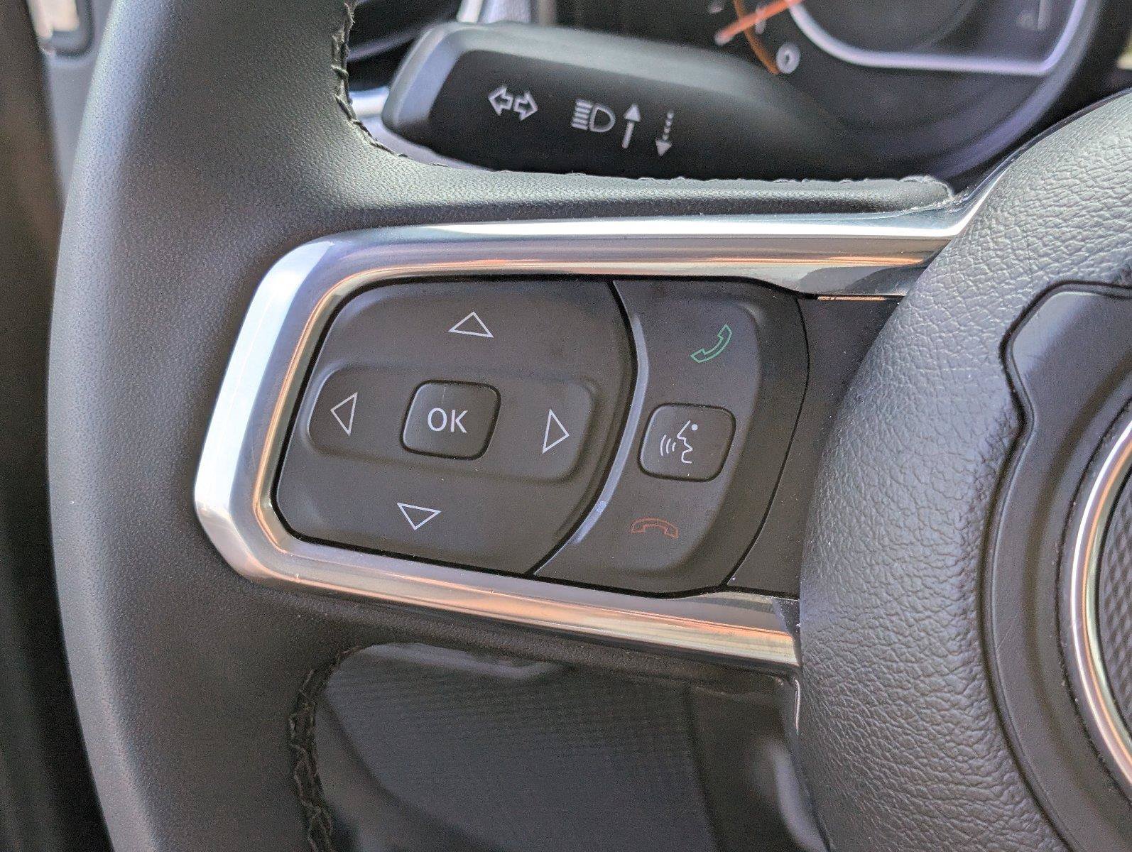 Used 2025 Jeep Wrangler Unlimited Sahara AWD/4WD image 28