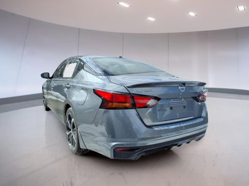 Used 2023 Nissan Altima 2.5 SR image 3