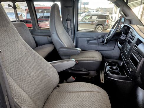 Used 2020 Chevrolet Express 3500 LT w/ LT Preferred Equipment Group image 17