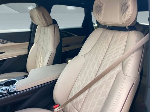New 2025 Cadillac Lyriq Sport w/ Nappa Leather Package image 21