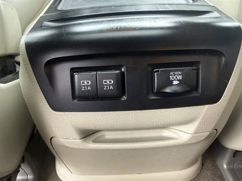 Used 2018 Toyota Sienna XLE image 24