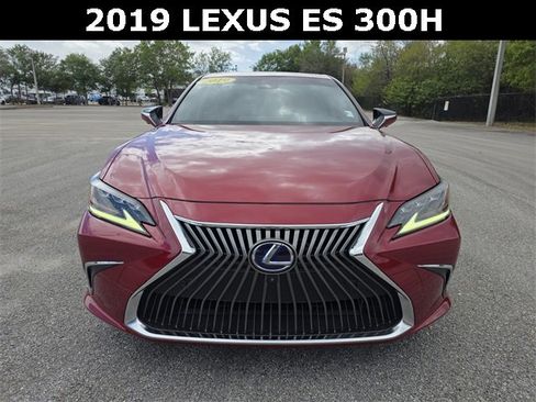 Used 2019 Lexus ES 300h w/ Accessory Package 2 image 8