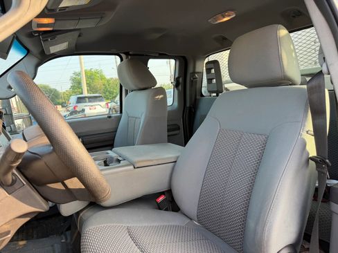 Used 2015 Ford F550 4x4 SuperCab Super Duty image 8