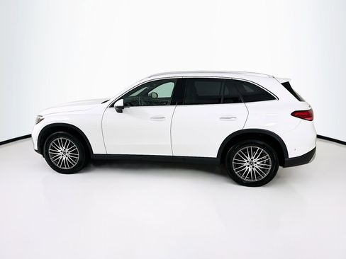 Used 2025 Mercedes-Benz GLC 300 4MATIC image 5