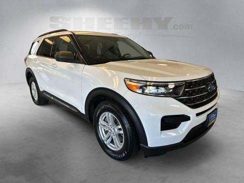 Certified 2022 Ford Explorer XLT AWD/4WD image 2