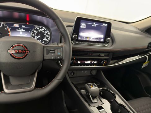 New 2026 Nissan Rogue SV AWD/4WD image 18