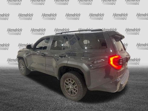 Used 2025 Toyota 4Runner SR5 AWD/4WD image 43