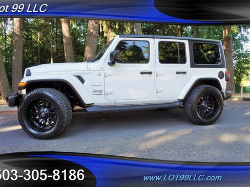 Used 2018 Jeep Wrangler Unlimited Sahara AWD/4WD image 5