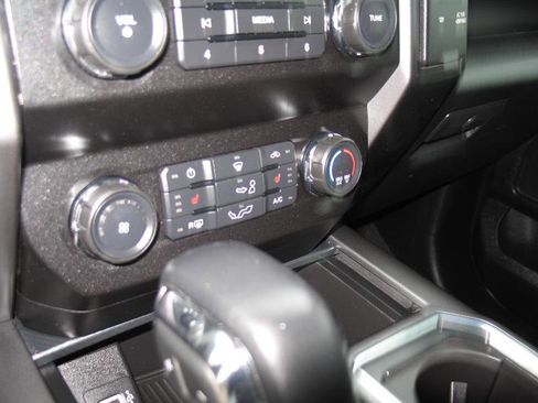 Used 2019 Ford F150 XLT w/ Equipment Group 302A Luxury image 26