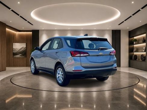Used 2023 Chevrolet Equinox LS w/ Driver Confidence II Package FWD image 8