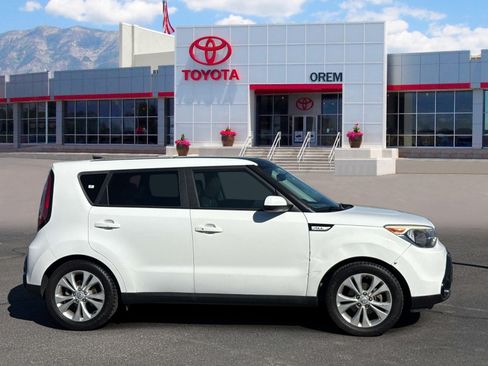 Used 2016 Kia Soul + w/ Primo Package FWD image 3