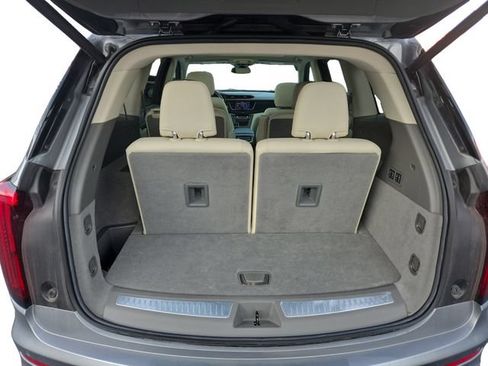 Used 2025 Cadillac XT6 Premium Luxury AWD/4WD image 43