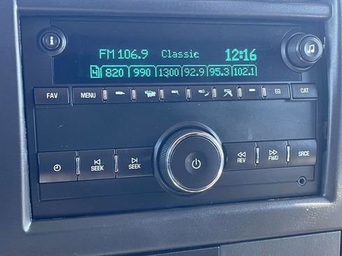 Used 2015 Chevrolet Express 2500 image 16