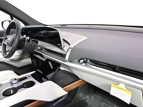 New 2026 Cadillac Vistiq Sport w/ LPO, Floor Liner Package image 14